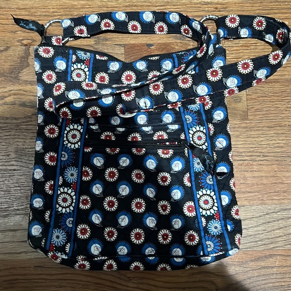 Vera Bradley Handbags - Vera Bradley Crossbody bag